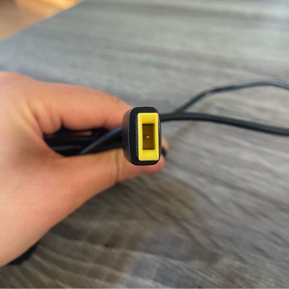 Targus Universal Power Adapter for Laptops - Picture 7 of 8